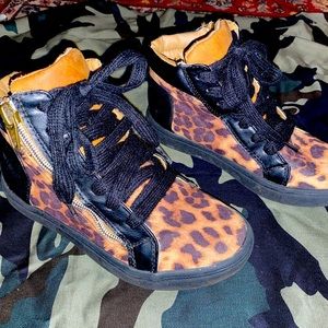 Steve Madden cheetah print hi top shoes